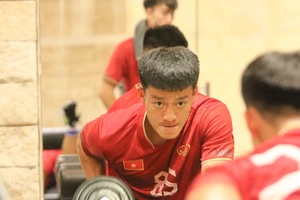 Các cầu thủ Việt Nam trong phòng tập Gym ngày 14-11
