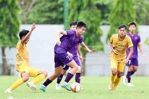 U19 Việt Nam giành chiến thắng 2-1 trước Trẻ CAHN vào chiều 25-5