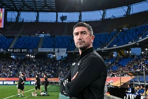 HLV Harry Kewell đã kết thúc quãng thời gian làm việc tại Yokohama F.Marinos. Ảnh: The Guardian