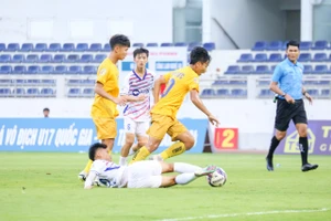 U17 Hà Nội nhọc nhằn vượt qua U17 SLNA để giành vé vào bán kết