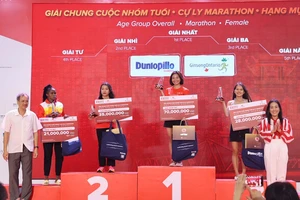 Nguyễn Thị Oanh đoạt Giải nhất nữ cự ly Marathon (42,195 km)