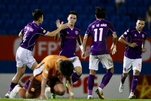 B.Bình Dương có chiến thắng áp đảo trước HA.GL ở vòng 6 V-League. Ảnh: DŨNG PHƯƠNG