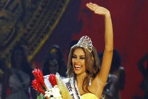 Hoa hậu Venezuela Dayana Mendoza đăng quang Hoa hậu Hoàn vũ 2008