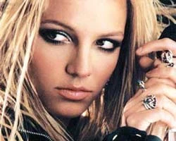 “Sát thủ” Britney Spears