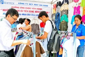 Hội chợ - triển lãm “Thanh niên TPHCM đồng hành cùng hàng Việt”