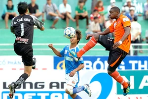 Vòng 15 V-League 2012 (ngày 28 và 29-4) - Ra ngõ… gặp derby