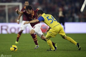 AS Roma lập kỷ lục thắng 10 trận đầu mùa: Kỳ tích Roma