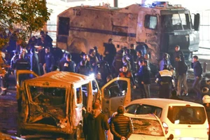 Đánh bom ở Thổ Nhĩ Kỳ, hàng chục cảnh sát tử vong