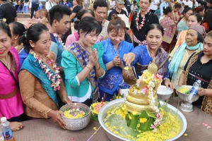 Đặc sắc lễ hội Bunpimay của người Lào trên đất Tây Nguyên
