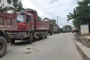 Người dân Đà Nẵng chặn xe để phản đối việc gây ô nhiễm