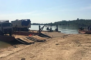 Một vụ bắt giữ gỗ trên sông Sê San đoạn qua xã Ia Tơi vào tháng 10-2018