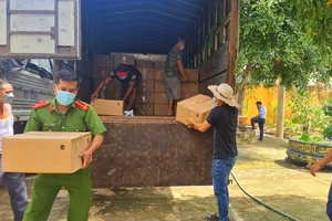 Phát hiện vụ vận chuyển 2.000 chai thuốc bảo vệ thực vật có chứa chất cấm