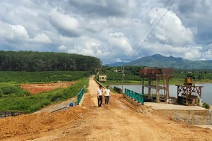 Hư hỏng nhiều tuyến đường do thi công nâng cấp hồ Đắk Loh 
