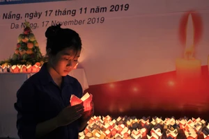 Đà Nẵng: 1.000 hoa đăng tưởng niệm nạn nhân tử vong TNGT