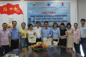 Sáng 20-6, Sở TN-MT, Sở Công thương, tổ chức Quốc tế về Bảo tồn thiên nhiên (WWF) tổ chức họp bàn triển khai thực hiện Dự án “Đô thị giảm nhựa tại thành phố Đà Nẵng”