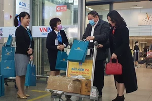 Đoàn khách du lịch đầu tiên đến Đà Nẵng năm 2021