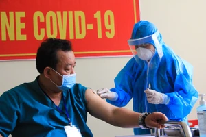 114 người được tiêm vaccine Covid-19 đầu tiên tại TP Đà Nẵng