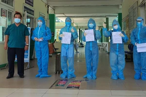 4 bệnh nhân ra viện tại Bệnh viện Phổi Đà Nẵng