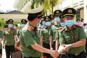 Đà Nẵng: Nhiều lực lượng chi viện các tỉnh phía Nam chống dịch Covid-19