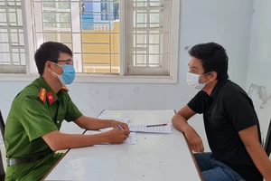 Lực lượng chức năng bắt giữ Nguyễn Anh Tùng
