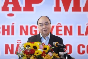 Chủ tịch nước Nguyễn Xuân Phúc phát biểu tại buổi gặp mặt