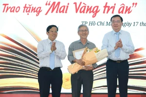 Báo Người Lao Động trao giải cuộc thi “Người Thầy kính yêu” lần 2