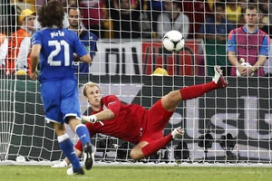 Andrea Pirlo đã thực hiện penalty theo kiểu panelka từ khi mới 13 tuổi. Ảnh: Bleacher Report