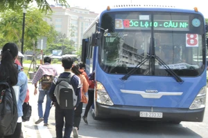 Xe buýt sử dụng khí CNG (thân thiện môi trường) tại TPHCM