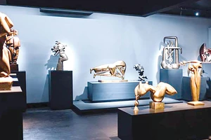Nhà điêu khắc Tạ Quang Bạo mở triển lãm cá nhân