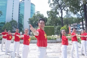 Ca sĩ Nguyễn Phi Hùng trong MV