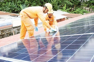 Kêu gọi tăng cường hợp tác doanh nghiệp phát triển điện mặt trời áp mái