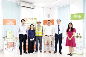Nhà máy Betrimex giới thiệu công nghệ hiện đại với Tổng Lãnh sự Singapore 