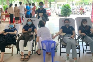 Nhân viên Shinhan Finance hiến máu trong thời điểm máu khan hiếm tại Đà Nẵng