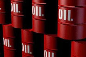 Giá dầu lên mức hơn 70 USD/thùng