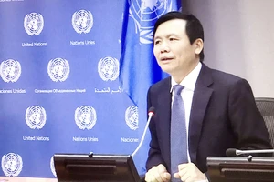 Đại sứ Đặng Đình Quý, Trưởng Phái đoàn đại diện thường trực Việt Nam tại Liên hiệp quốc, phát biểu trong buổi họp báo. Ảnh: TTXVN