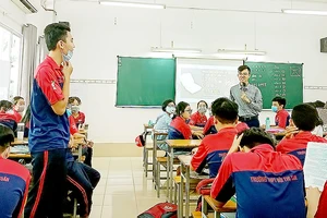 Học sinh Trường THPT Bùi Thị Xuân (quận 1) trong giờ học về kỹ năng sống