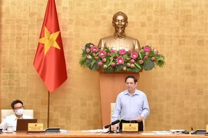 Thủ tướng Phạm Minh Chính chủ trì và phát biểu tại phiên họp Chính phủ chuyên đề về xây dựng pháp luật, ngày 17-8. Ảnh: VIẾT CHUNG