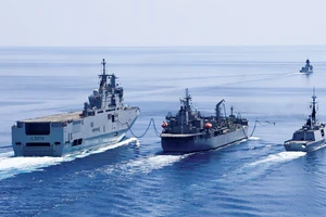 Tàu hải quân Australia và Pháp phối hợp tuần tra trên Biển Đông tháng 4-2021
