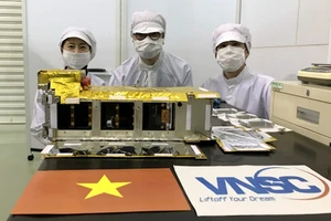 Vệ tinh NanoDragon chính thức bàn giao cho Nhật Bản ngày 17-8 để chuẩn bị cho việc phóng lên quỹ đạo ngày 1-10