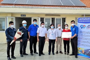 Đoàn Thanh niên EVNHCMC tặng hệ thống điện năng lượng mặt trời cho Trung tâm Nuôi dưỡng bảo trợ trẻ em Linh Xuân, TP Thủ Đức