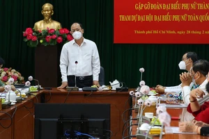 Phó Bí thư Thành ủy TPHCM Nguyễn Hồ Hải phát biểu động viên đoàn đại biểu phụ nữ TPHCM. Ảnh: THÁI PHƯƠNG