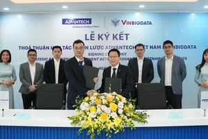 Lễ ký kết giữa Công ty TNHH Advantech Việt Nam Technology và Công ty cổ phần VinBigData (Tập đoàn Vingroup) 