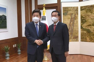 Chủ tịch Quốc hội Hàn Quốc Kim Jin-pyo tiếp Thường trực Ban Bí thư Võ Văn Thưởng. Ảnh: TTXVN