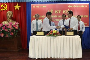 Lãnh đạo Sở Y tế Tây Ninh và Bệnh viện nhân dân 115 ký kết bản thỏa thuận
