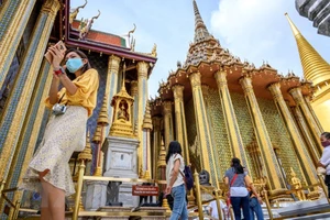 Khách du lịch tại Bangkok, Thái Lan. Ảnh: AFP/TTXVN