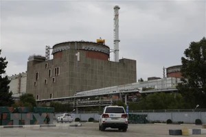 Đoàn xe chở các thanh sát viên của IAEA tới nhà máy điện hạt nhân Zaporizhzhia ở miền nam Ukraine, ngày 1-9-2022. Ảnh: THX/TTXVN