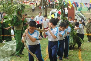 Giáo viên Trường THCS Nguyễn Văn Bứa bức xúc với yêu cầu vận động học sinh tham gia ngoại khóa 