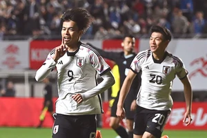 Mitoma (số 9) đánh đầu mở tỷ số, tuy nhiên Nhật Bản vẫn thua Colombia