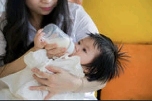 Gánh nặng chăm sóc con khiến phụ nữ trẻ Hàn Quốc ngại sinh con