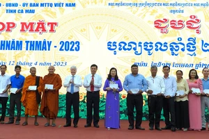 Chủ tịch Ủy ban Trung ương MTTQ Việt Nam dự họp mặt Tết Chôl Chnăm Thmây tại Cà Mau